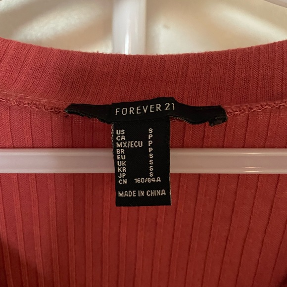 Forever 21- Coral Sweater - Picture 3 of 3